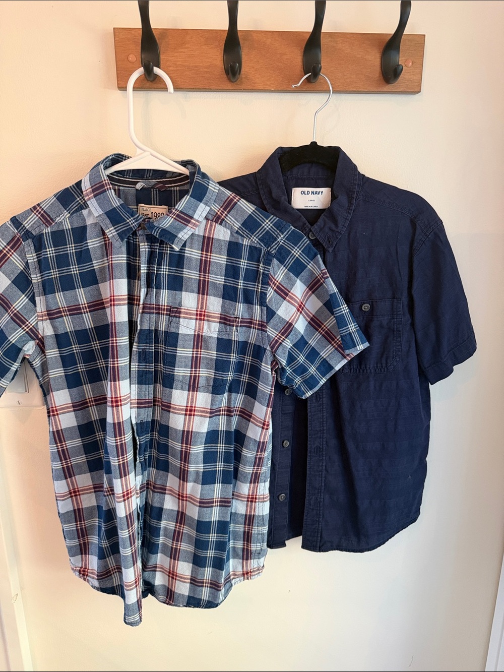 Old Navy & Children’s Place Boys Large Bundle of 2 Button-Downs 💰